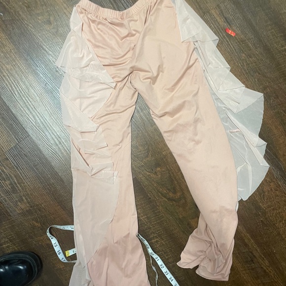Elegant Pink Ruffle Leggings - Picture 1 of 4